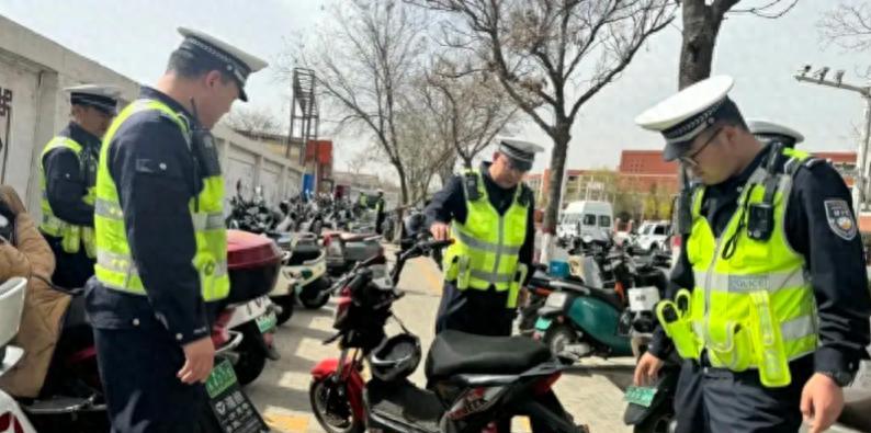 4月起，电动车、三轮车“4禁”新规执行，车主注意，避免上路被罚